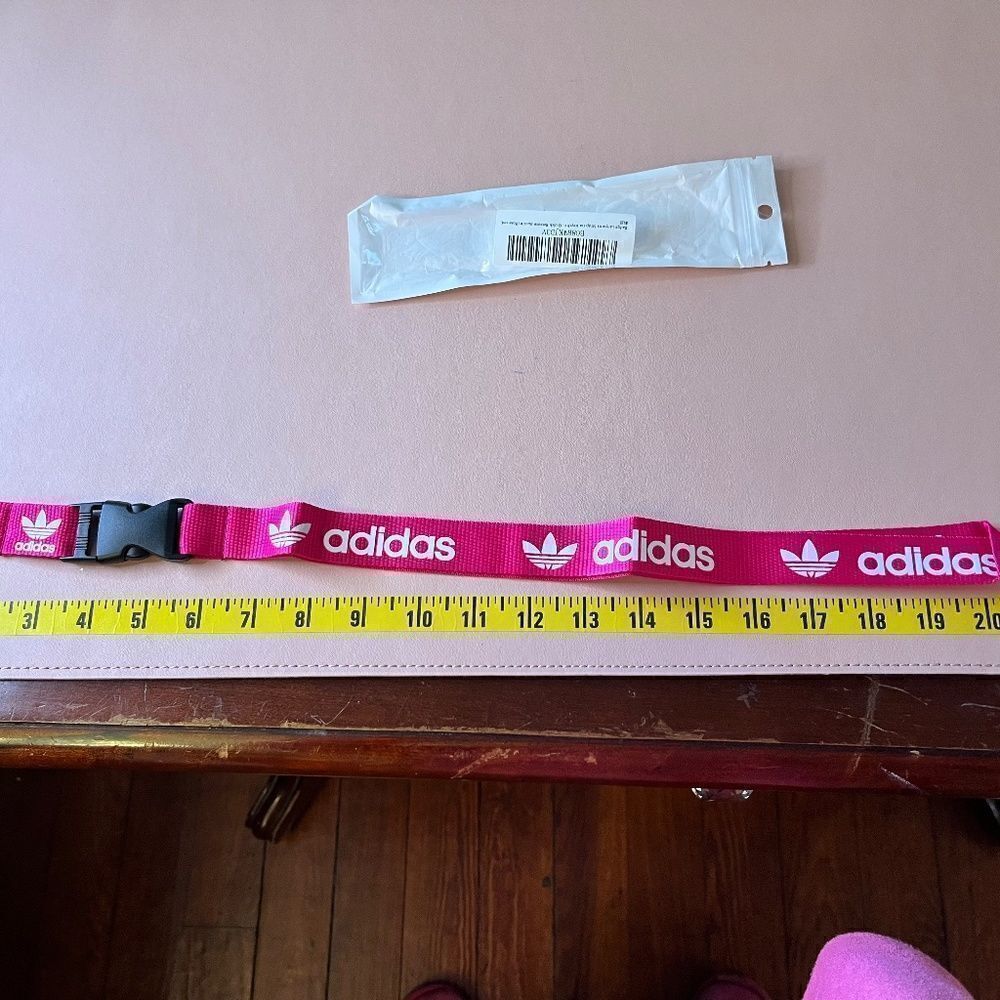 NEW Adidas Pink Lanyard Clip Necklace NEW Sealed - Picture 2 of 4
